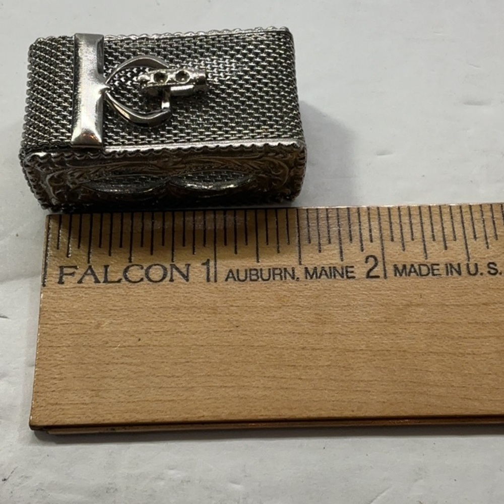 Vintage Vinaigrette Mesh Silver Tone Scent/Pill Box - Picture 8 of 9